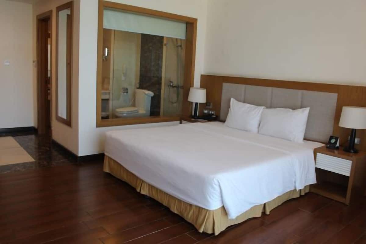 1 Schlafzimmer, Minibar, Zimmersafe, Schreibtisch