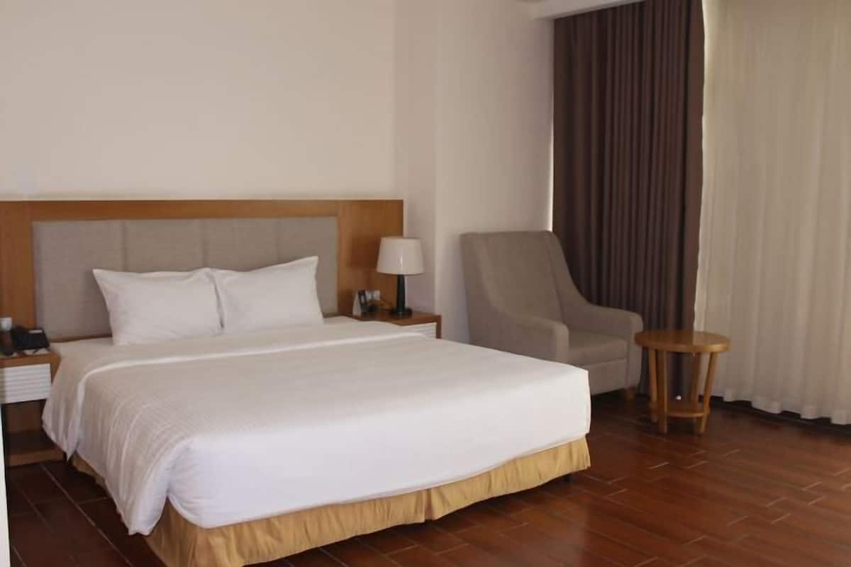 1 Schlafzimmer, Minibar, Zimmersafe, Schreibtisch