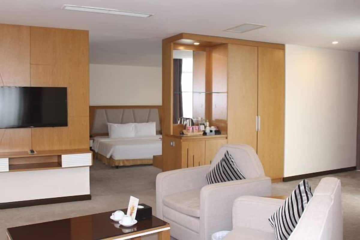 1 Schlafzimmer, Minibar, Zimmersafe, Schreibtisch