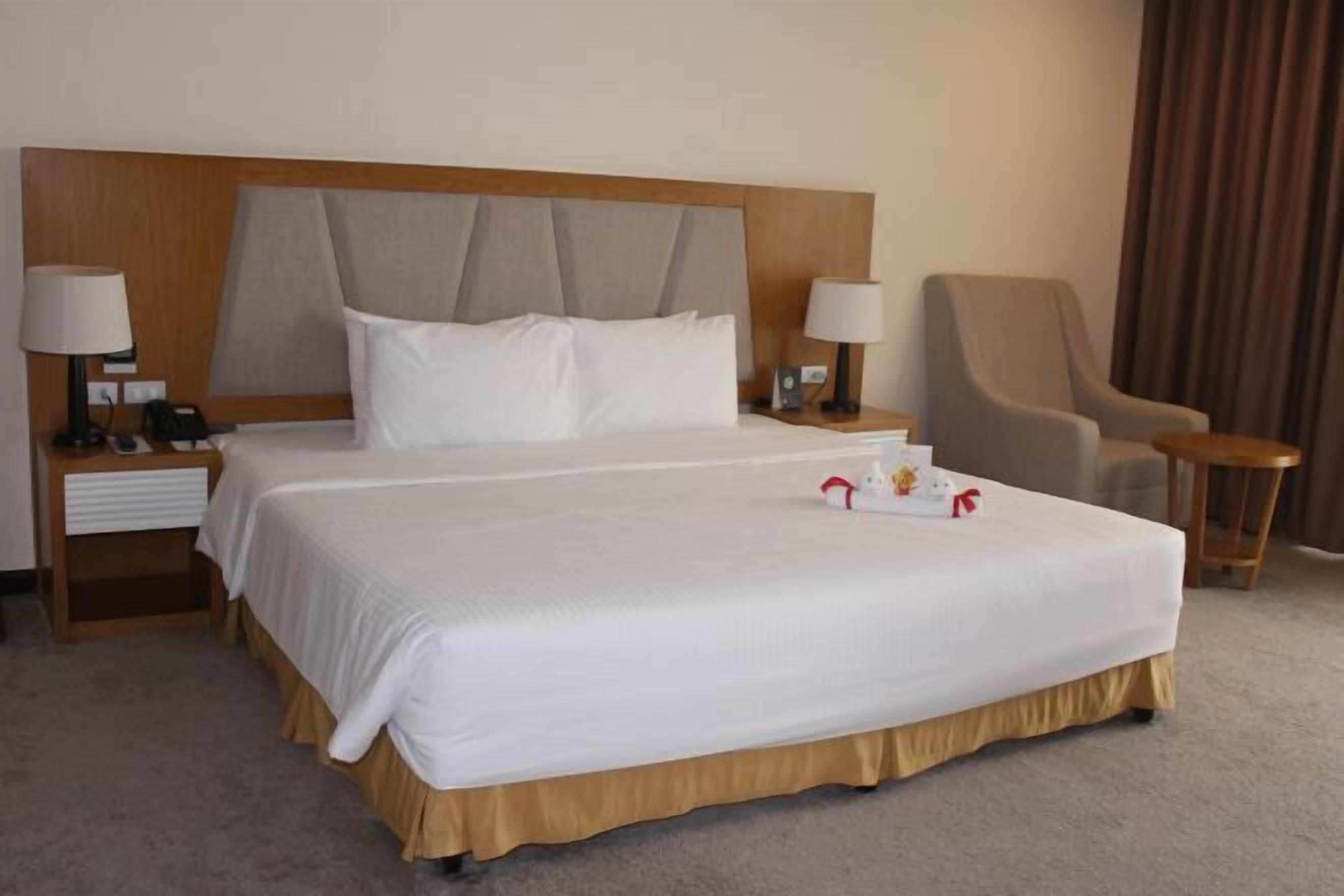 Minibar, in-room safe, desk, blackout drapes