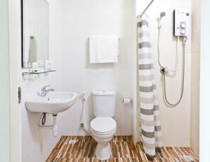 Shower, free toiletries, hair dryer, towels - Rangh Place (Pluak Daeng)