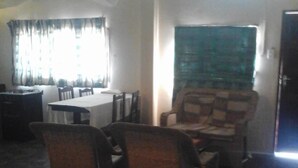 Gambar tidak terklasifikasi, 2 dari 8, tombol