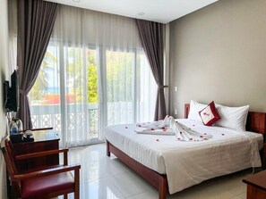 Superior Double Room | Hypo-allergenic bedding, minibar, in-room safe, desk - Lavender Resort (Phu Quoc)
