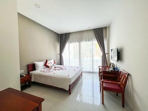 Superior Double Room | Hypo-allergenic bedding, minibar, in-room safe, desk - Lavender Resort (Phu Quoc)