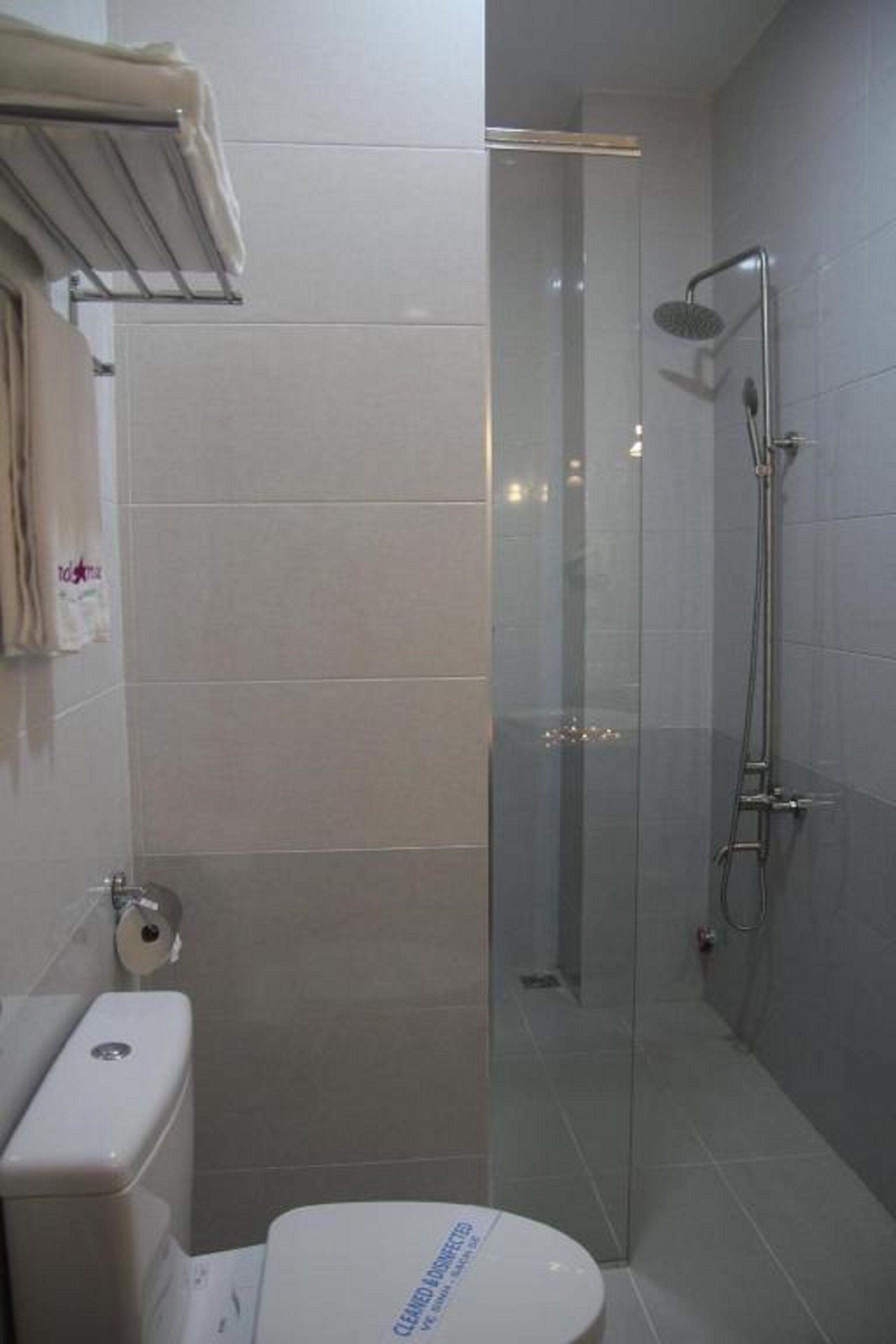 shower, free toiletries, hair dryer, slippers