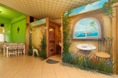 The Anderson Manor Hotel