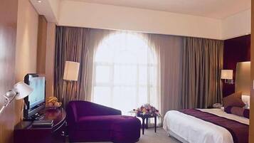 デラックス スイート | デスク、遮光カーテン、WiFi (無料)