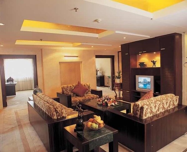 Presidential Suite | Ruang tamu | TV