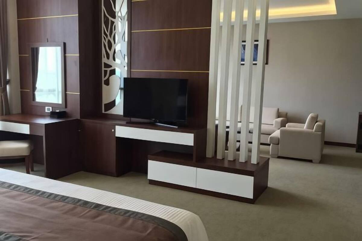 Minibar, in-room safe, desk, blackout curtains