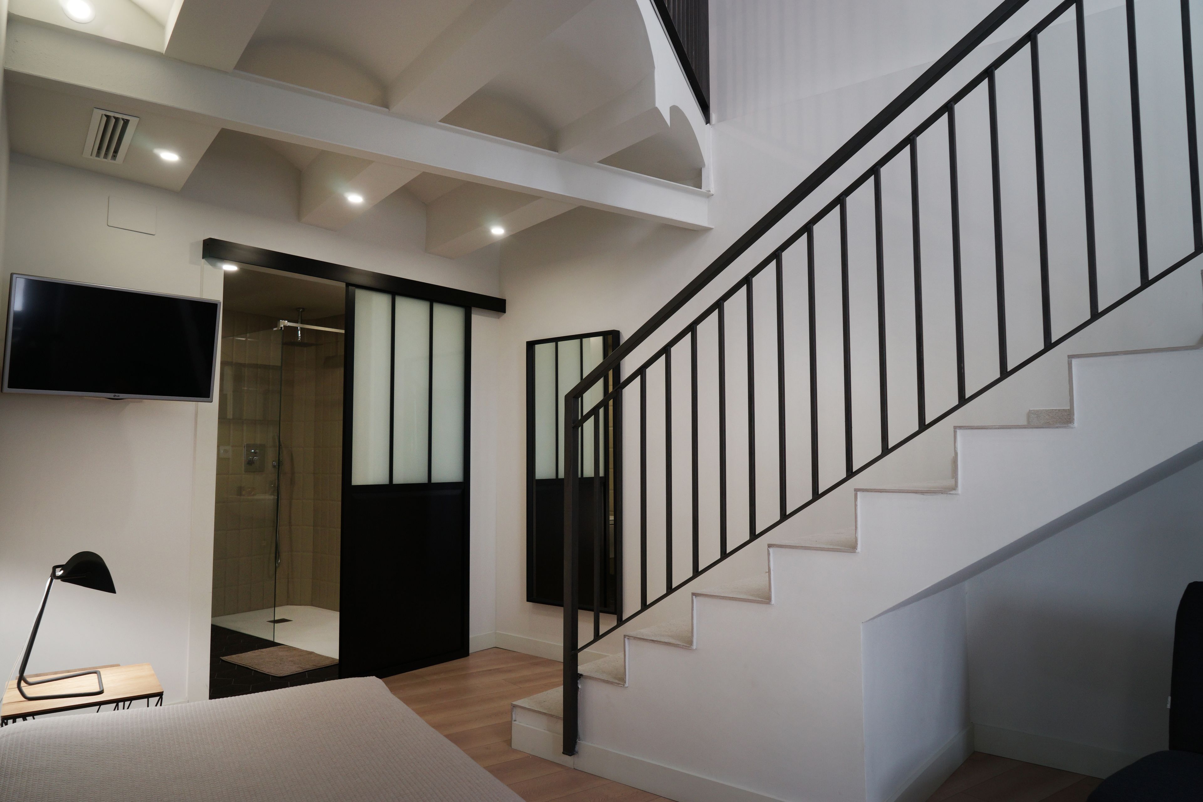 家庭复式, 多张床 | 高档床上用品、羽绒被、Select Comfort 床、特色装修