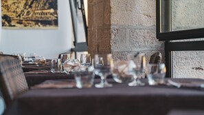 Mittagessen und Abendessen, lokale Küche