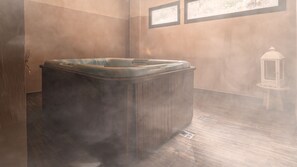 Sauna, Dampfbad, Körperbehandlungen, Hydrotherapie, Thai-Massagen