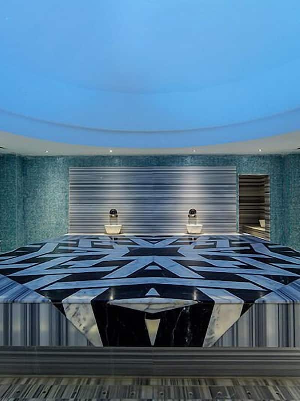 Sauna, steam room, Turkish bath/hammam, body treatments, facials