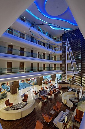 Coin salon dans le hall