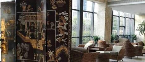 Coin salon dans le hall