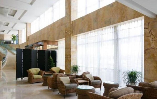 Lobby sitting area - Lanchen Hotel (Hangzhou)