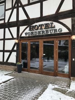 Property entrance - Hotel Vorderburg (Schlitz)