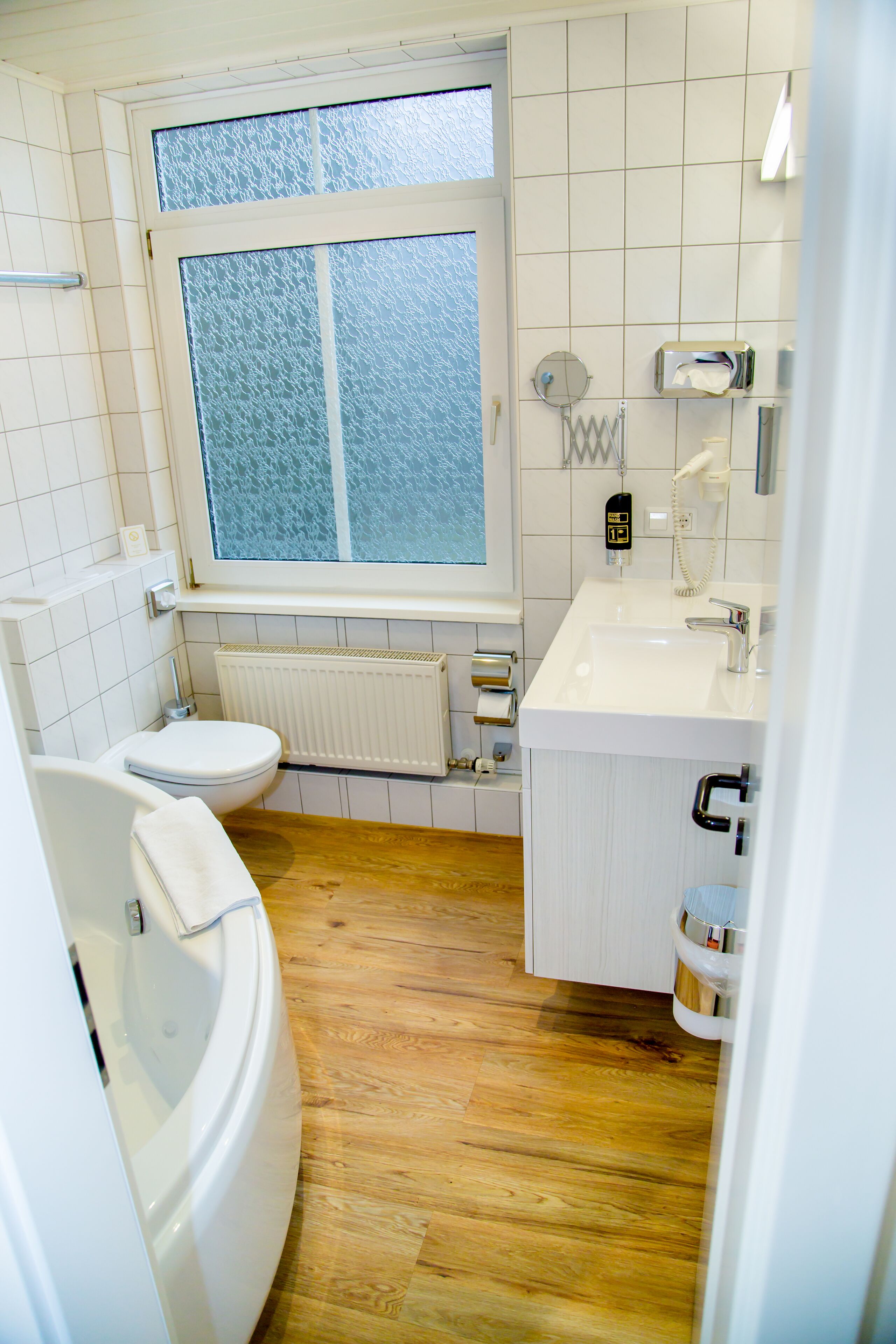 junior suite, balcony, park view | bathroom | free toiletries, hair dryer, towels, soap
