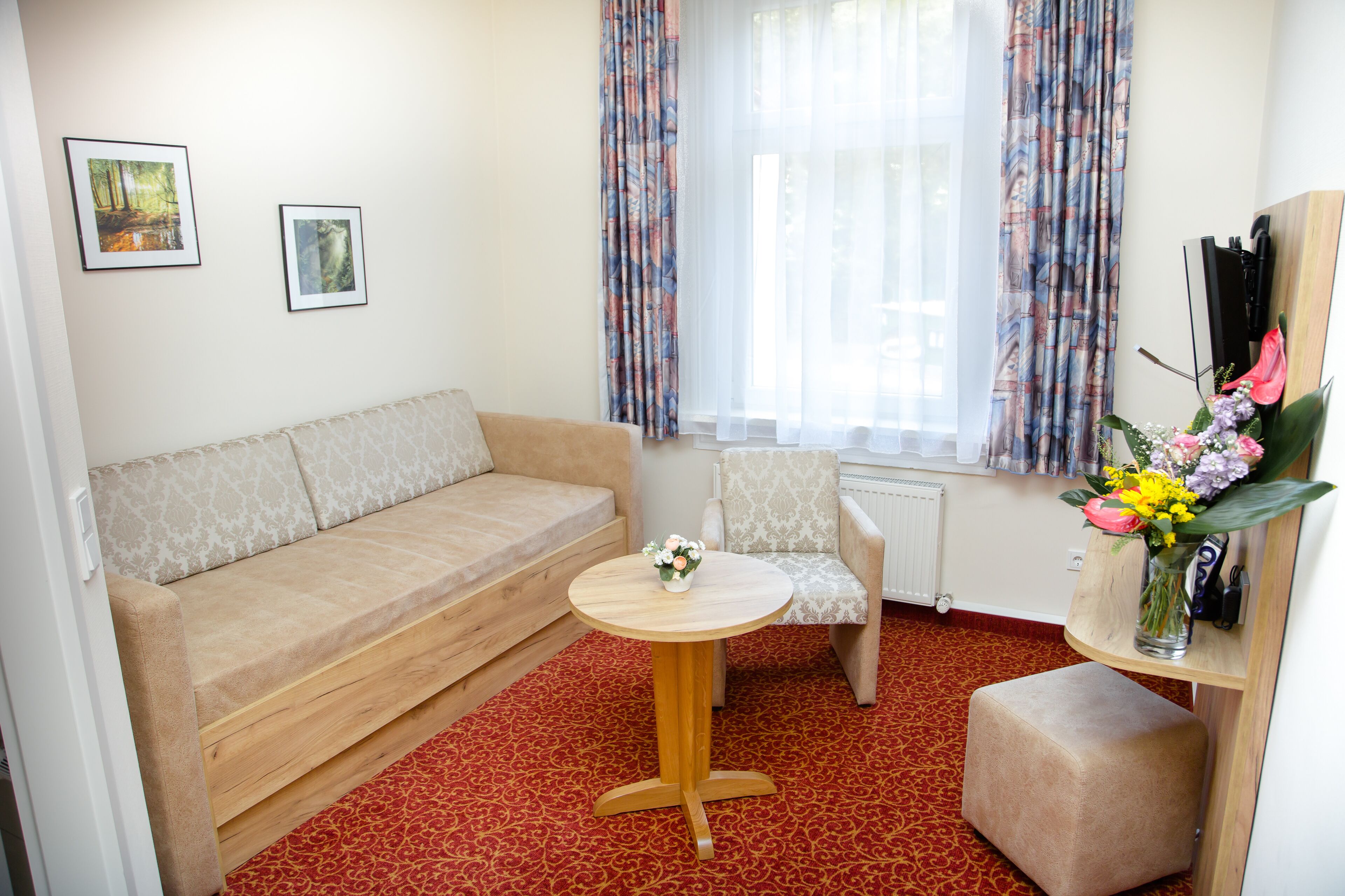 junior suite | desk, laptop workspace, free wifi, bed sheets