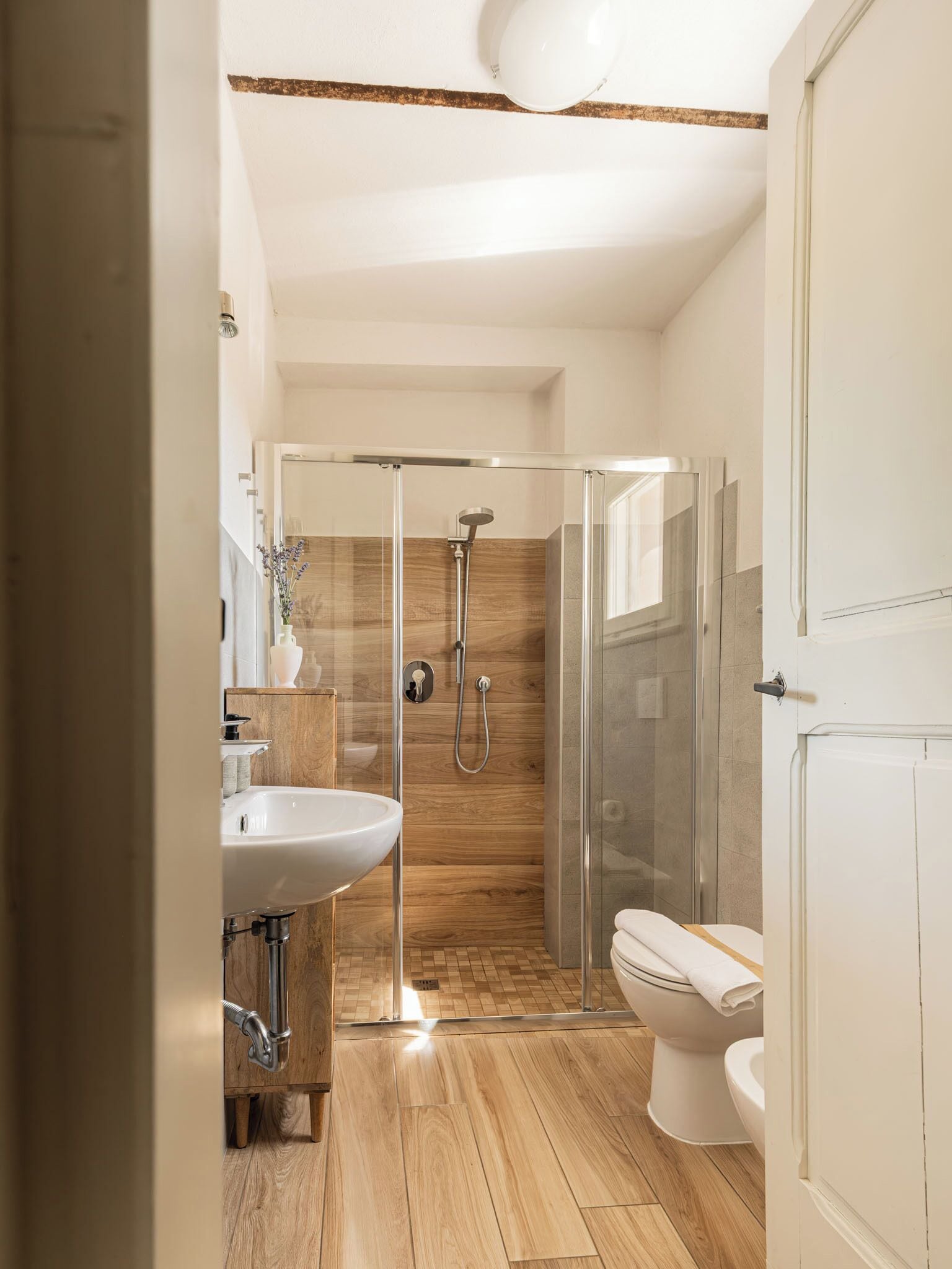 Deluxe Double Room, 1 Bedroom, Garden Area | Desk, WiFi (free), bed sheets