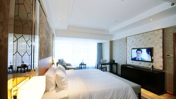 Desk, blackout drapes, free WiFi, wheelchair access