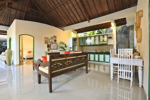 Lobby sitting area - Singgah Villas Seminyak (Seminyak)