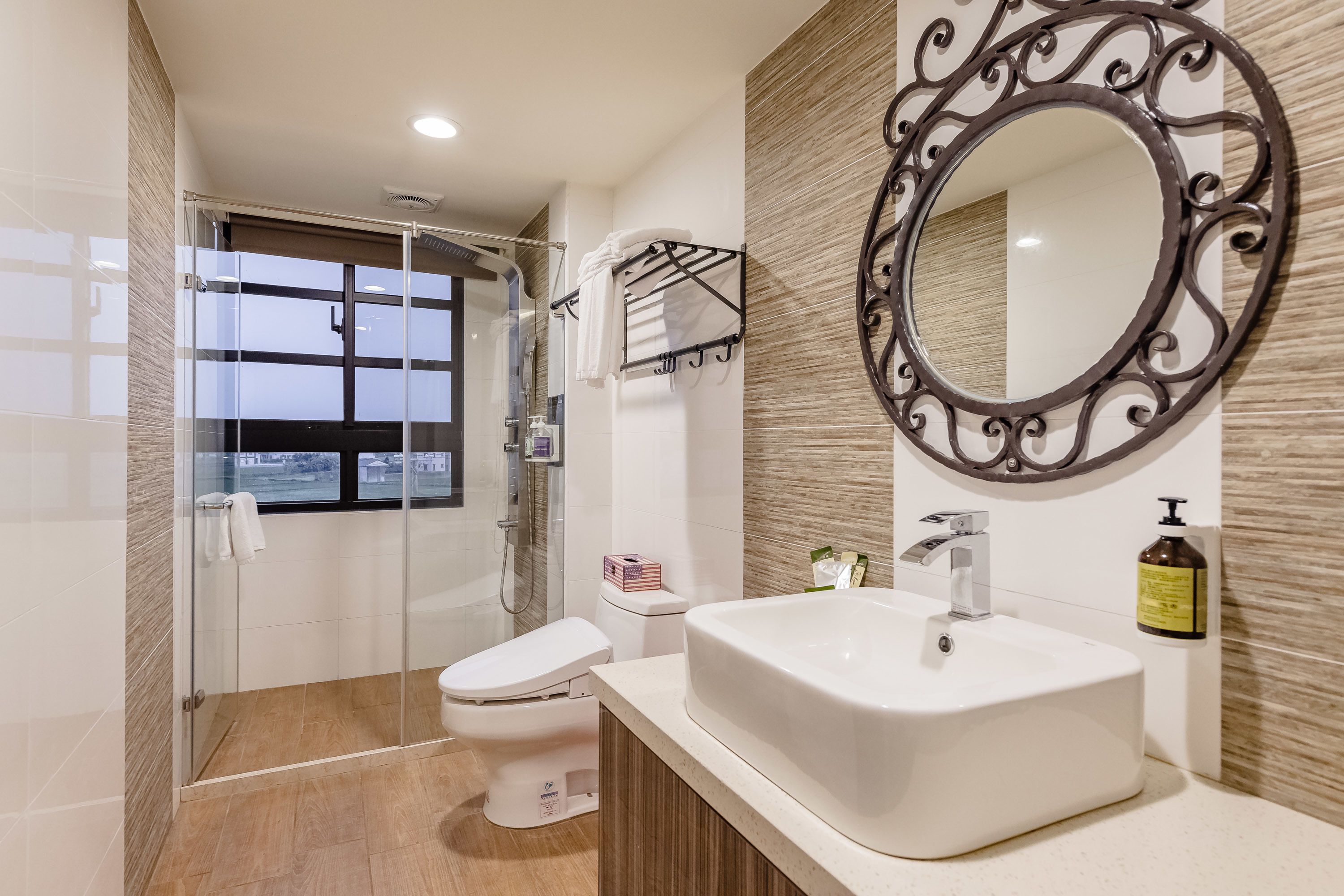 Hair dryer, slippers, bidet, towels