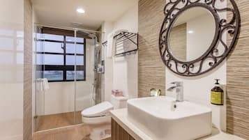 Hair dryer, slippers, bidet, towels
