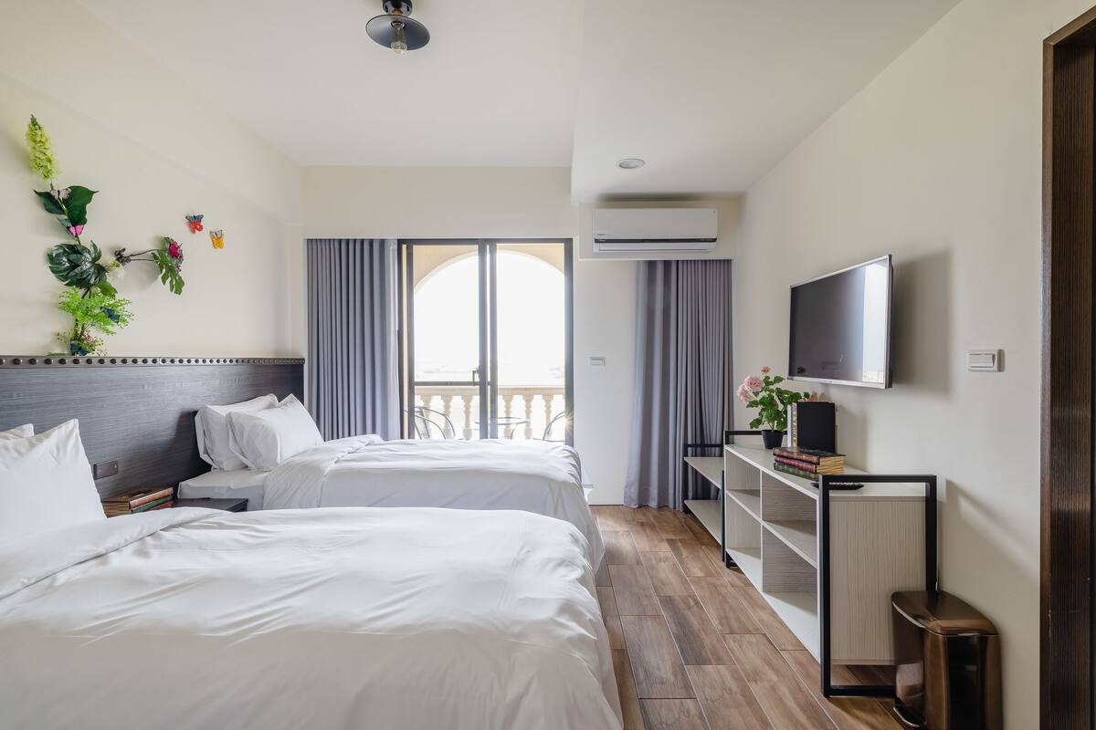Blackout drapes, soundproofing, WiFi (free), bed sheets