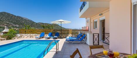 Villa, 3 slaapkamers, privézwembad (Nikolas) | Terras