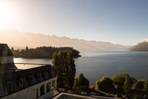 Exterior - QT Queenstown (Queenstown)