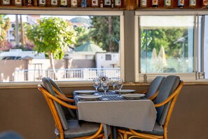 Breakfast, lunch, dinner served; Turkish cuisine  - Grand Villa Sol Apart (Marmaris)