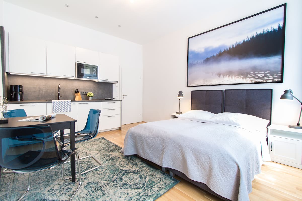 Iron/ironing board, free WiFi, bed sheets