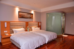 Shower, free toiletries, hair dryer, slippers - Ibis Hotel Chongqing Airport Branch (Chongqing)