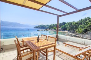 Suite Premium, 1 chambre, balcon, vue mer | Vue sur l’eau