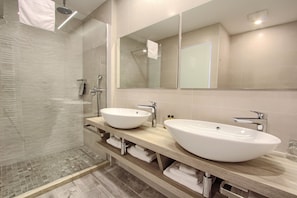 Premium Suite, 2 Bedrooms, Balcony, Sea View | Bathroom | Shower, free toiletries, hair dryer, towels - Kalamota Beach House (Dubrovnik)