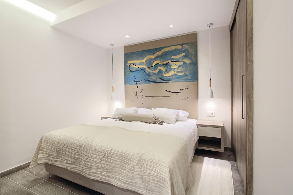 1 bedroom, in-room safe, free WiFi, bed sheets