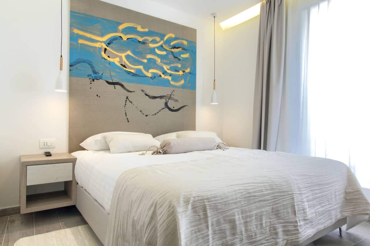 1 bedroom, in-room safe, free WiFi, bed sheets