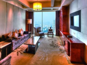 Deluxe Suite | Living room | LCD TV - Felton Grand Hotel Chengdu (Chengdu)