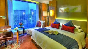 1 bedroom, down duvets, minibar, in-room safe