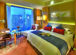 Deluxe Room - 1 Double Bed | Down duvets, minibar, in-room safe, desk - Felton Grand Hotel Chengdu (Chengdu)