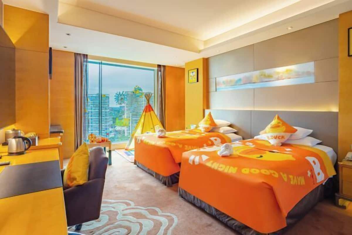 1 bedroom, down duvets, minibar, in-room safe