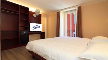 In-room safe, desk, free WiFi, bed sheets