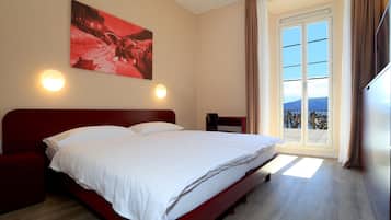 In-room safe, desk, free WiFi, bed sheets