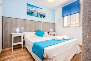 Economy Apartment, 1 Bedroom | 1 bedroom, soundproofing, iron/ironing board, free WiFi - Villa Angelita (Málaga)