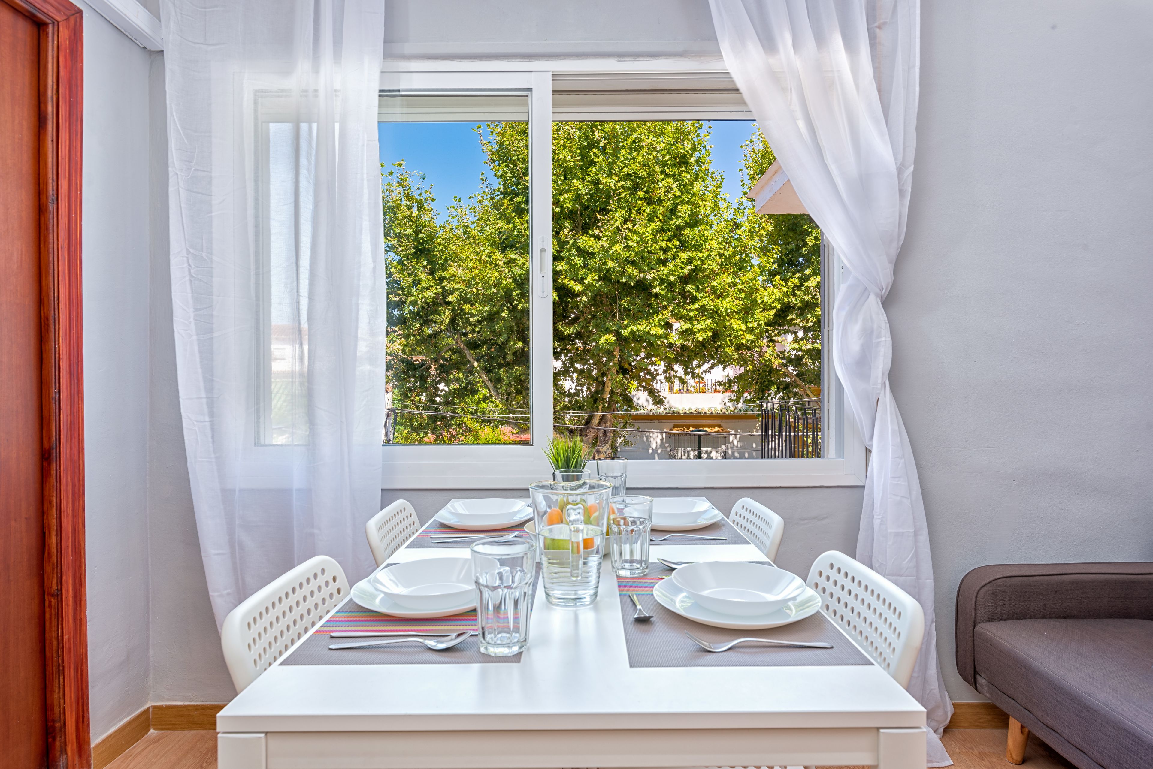 Apartamento, 1 habitación | Servicio de comidas en la habitación