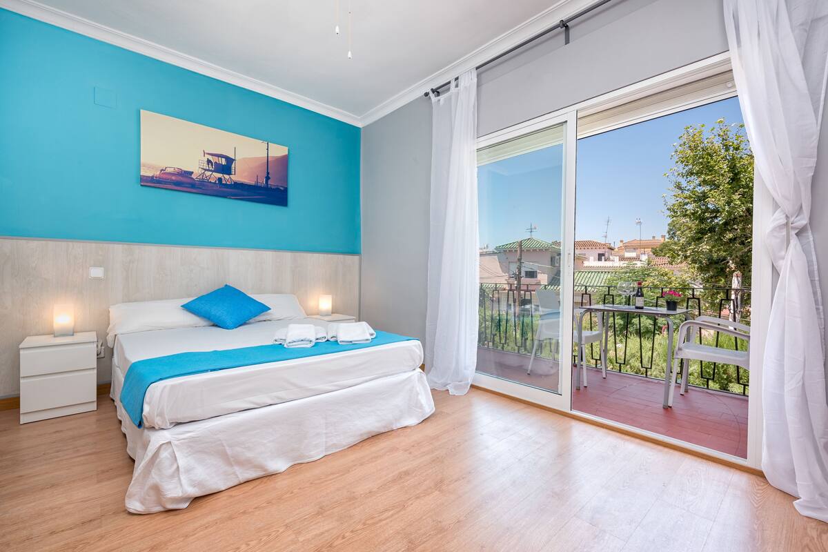Apartment, 1 Bedroom | 1 bedroom, soundproofing, iron/ironing board, free WiFi