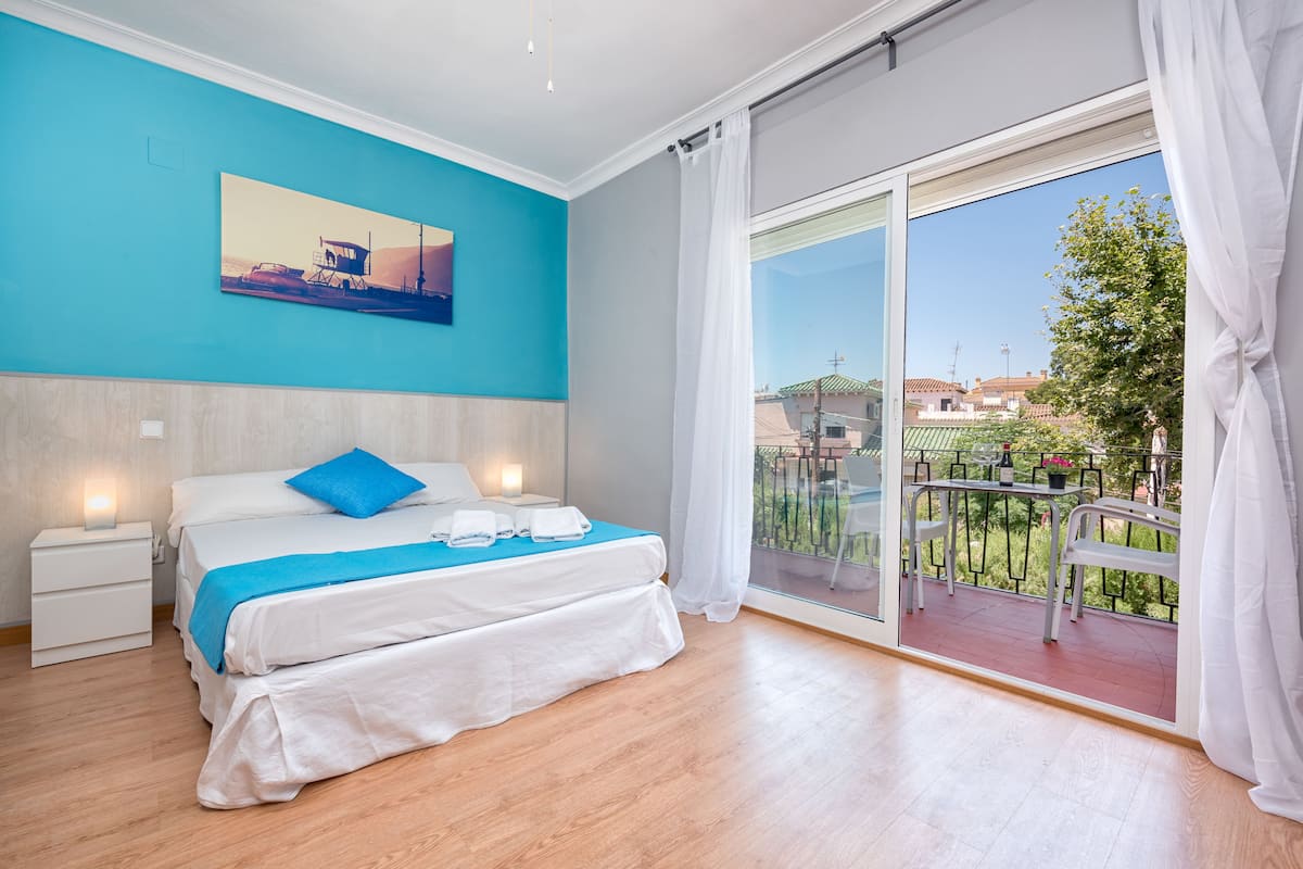 Apartment, 1 Bedroom | 1 bedroom, soundproofing, iron/ironing board, free WiFi