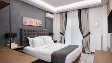 Elite Apartment, 1 Queen Bed with Sofa bed, Balcony | 1 bedroom, Frette Italian sheets, premium bedding, pillow-top beds