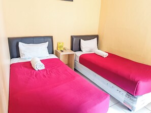 Habitación estándar con 1 cama doble o 2 individuales | Wifi gratis y ropa de cama